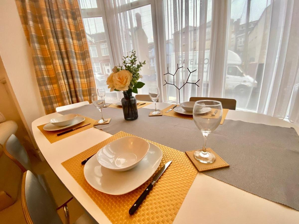 Blackpool Abode - The Buttercup Suite Ngoại thất bức ảnh